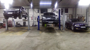 Wee Performance Garage — fotografie 3