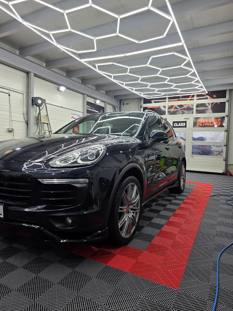 First Class Detailing Botosani by Pîrvu — service auto