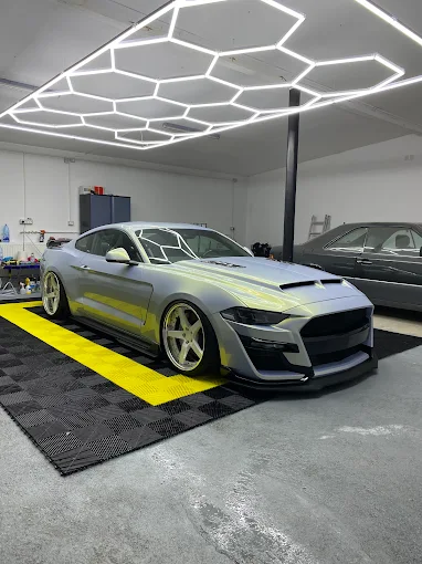 West Side Custom — service auto